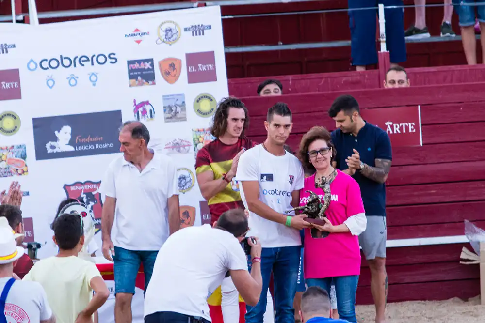 PRENSA 2 Tarde benéfica de Recortes en Benavente