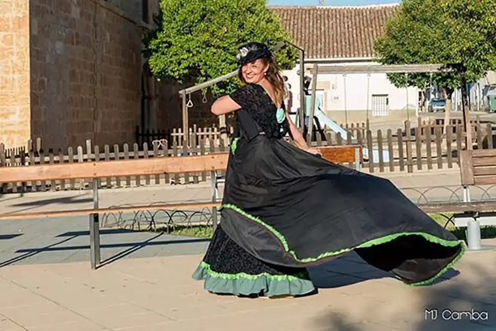 PRENSA 1 TÁBARA SE VISTE DE MODA