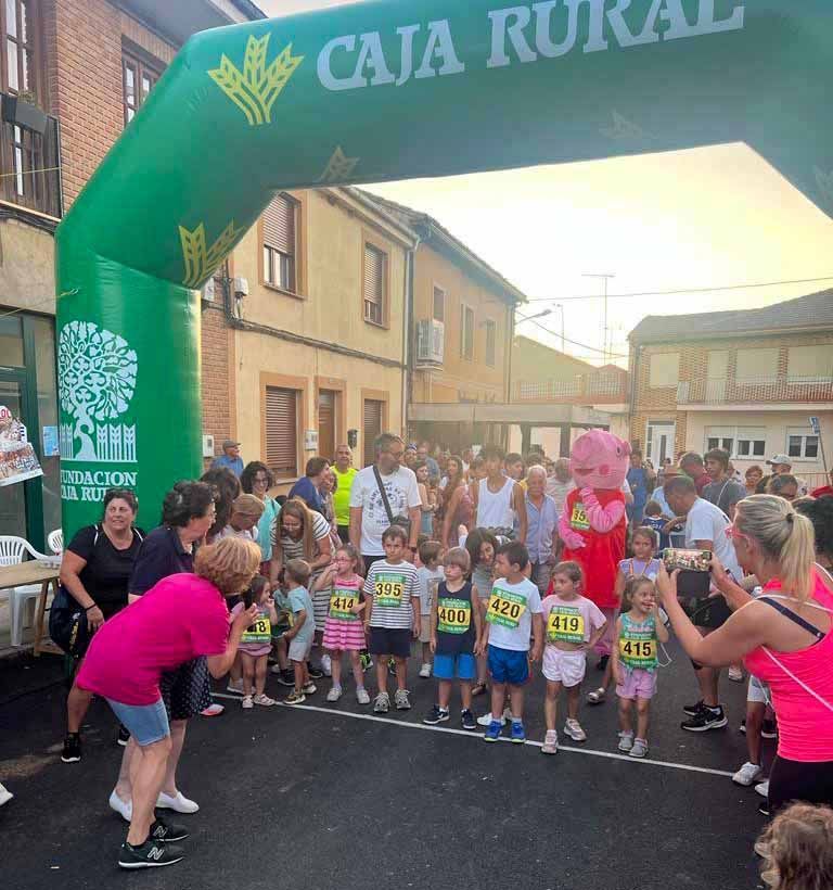 III Carrera Solidaria en Fuentes de Ropel: Un éxito en apoyo a la Fundación Leticia Rosino 1 III Carrera Solidaria en Fuentes de Ropel: Un éxito en apoyo a la Fundación Leticia Rosino