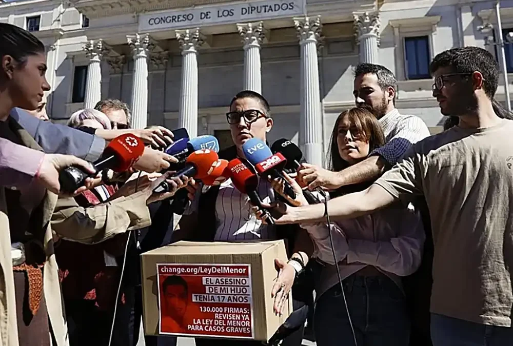 Familias de jóvenes asesinados piden endurecer la ley del menor: «Mi hijo no saldrá del cementerio»