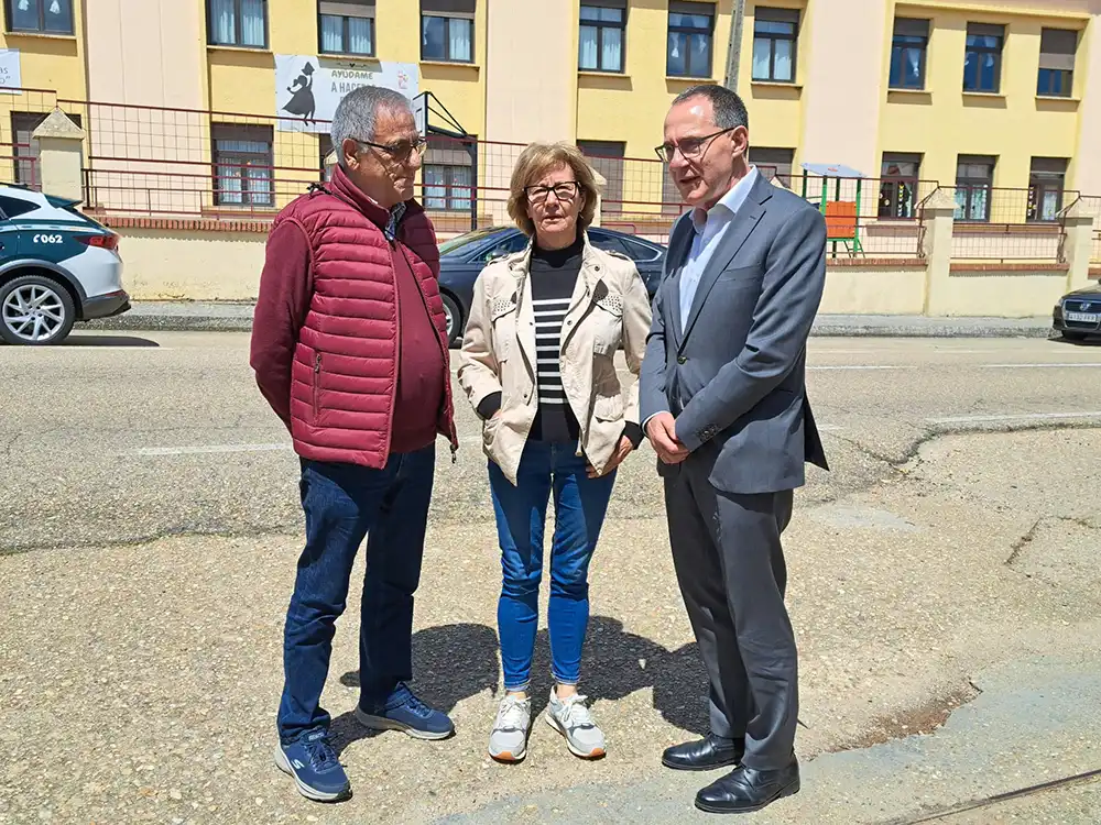 El subdelegado del Gobierno reconoce en Tábara el trabajo de la Fundación Leticia Rosino 1 El subdelegado del Gobierno reconoce en Tábara el trabajo de la Fundación Leticia Rosino