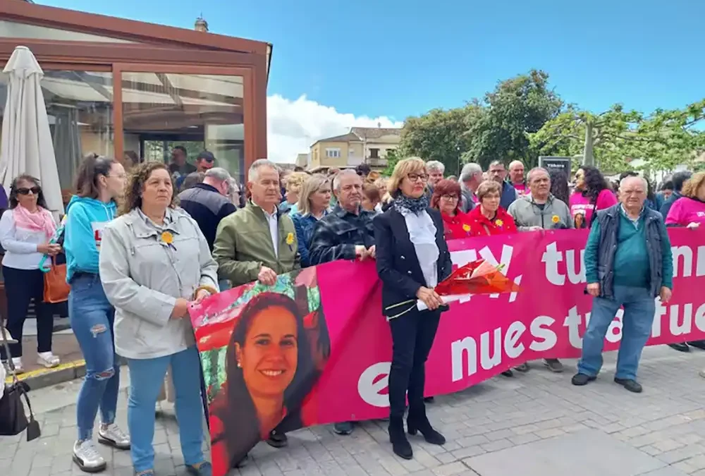 Más de trescientas personas honran en Tábara la memoria de Leticia Rosino